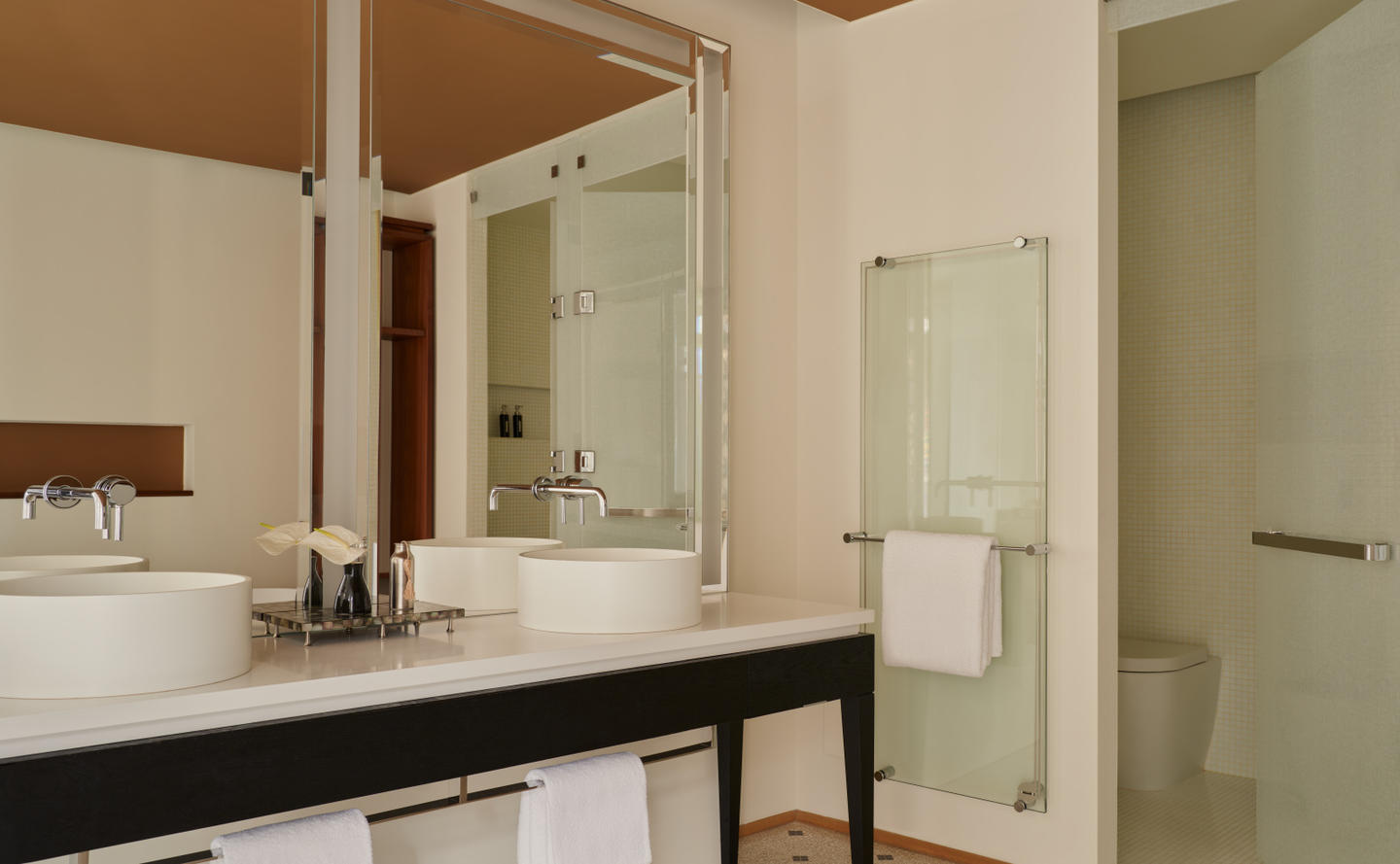 Aman Venice, Italy - Accommodation Palazzo Stanza Canal Grande Bathroom